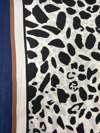 Square Scarves are such a versatile and stylish accessory! We love these options in a great variety of prints, patterns and colors.&nbsp;


You can wear a square scarf as a headband, neckerchief (classic knot or draped), wrist wrap, or even tied to a handbag handle.