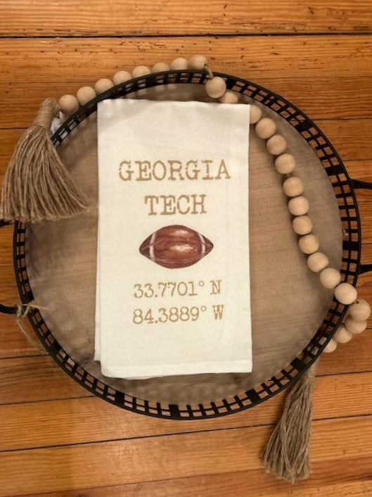 For all of our Georgia Tech students, grads and alumnus you will love these tea towels. It's such a great keepsake and useful too! Tea towels can be hung in the dorm room, kitchen, bath, bar or used as a dinner napkin.  Details:   ​100% Cotton Dimensions 20x25 inch