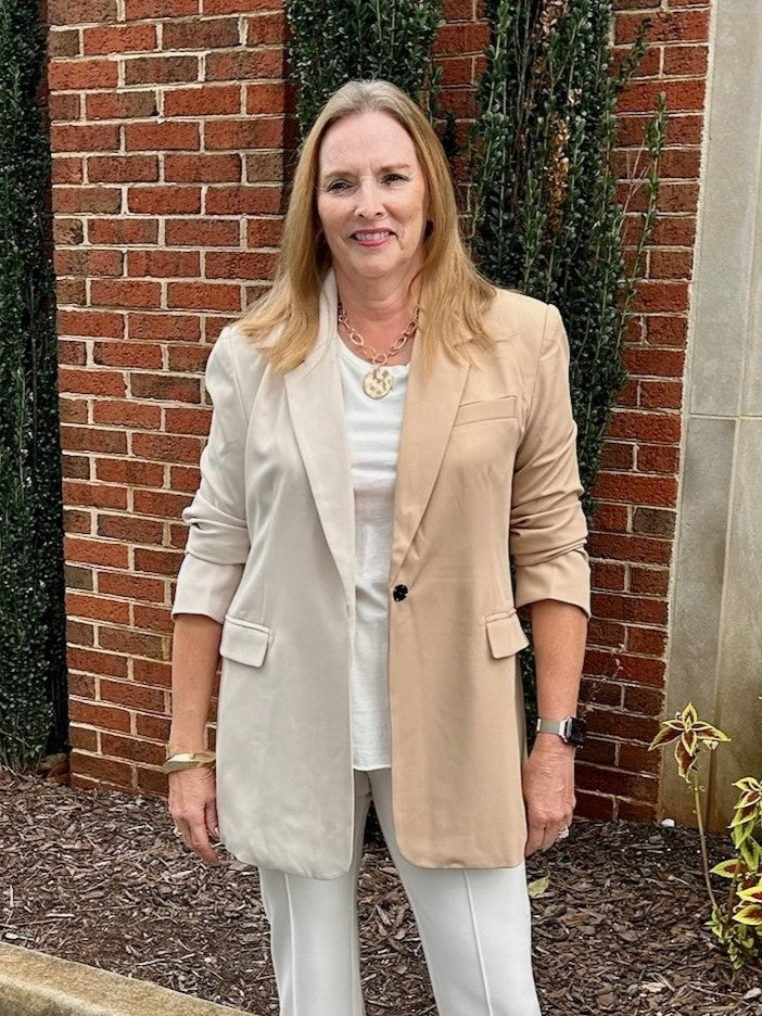 Make a bold impression with this Color Block Blazer, expertly crafted with a striking color block design. The snap front closure and adjustable tie belt ensure a flattering, customizable fit. Fully lined and featuring long sleeves, this long blazer provides both comfort and style.

Cindy is wearing a size Medium.

Material: 96% Polyester / 4% Spandex

Care Instructions: Hand wash cold, line dry