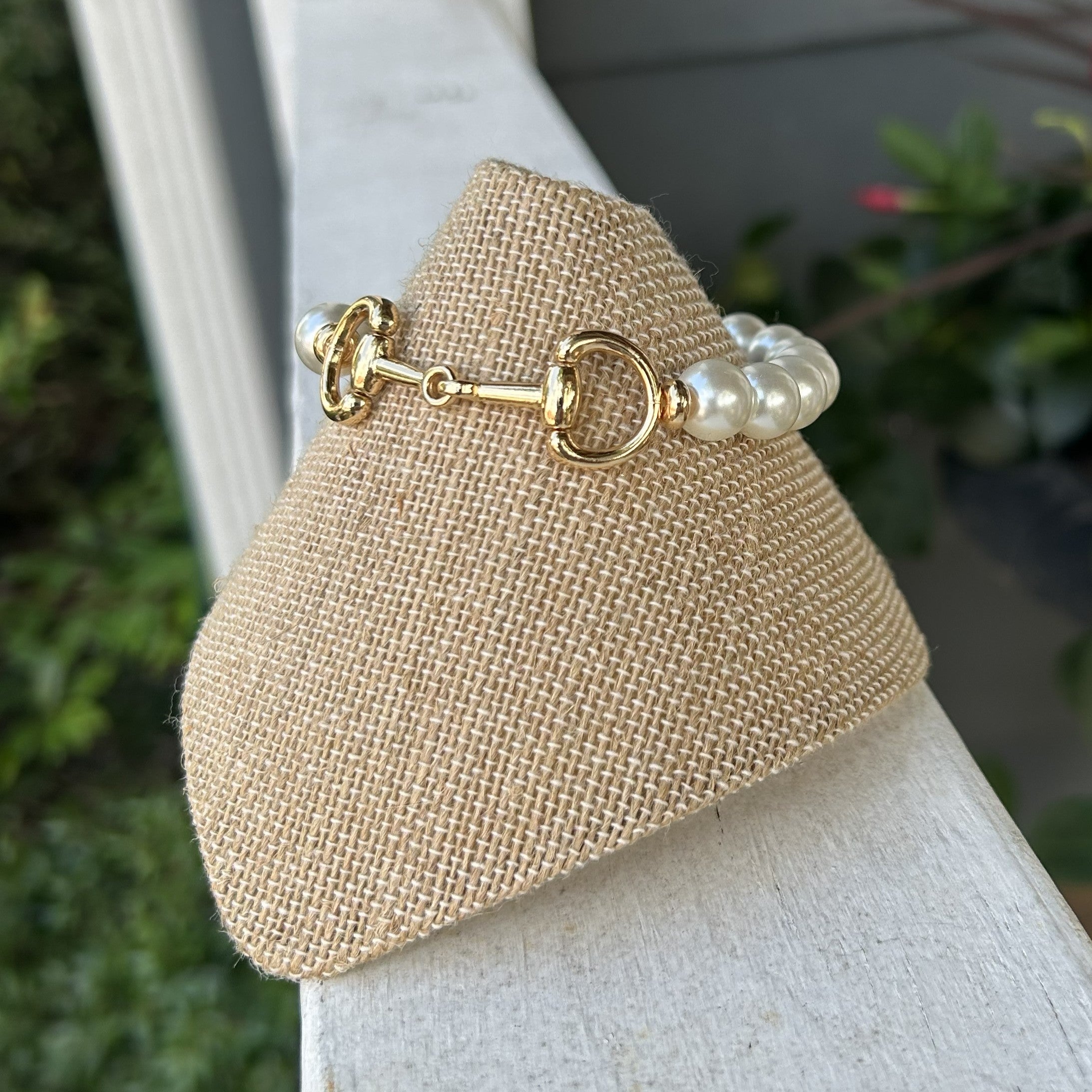 Pearl Stretch Bracelet w/ Gold Shaffle Bit Accent