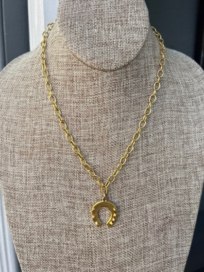 Chain Linked Necklace w/ Horseshoe Charm