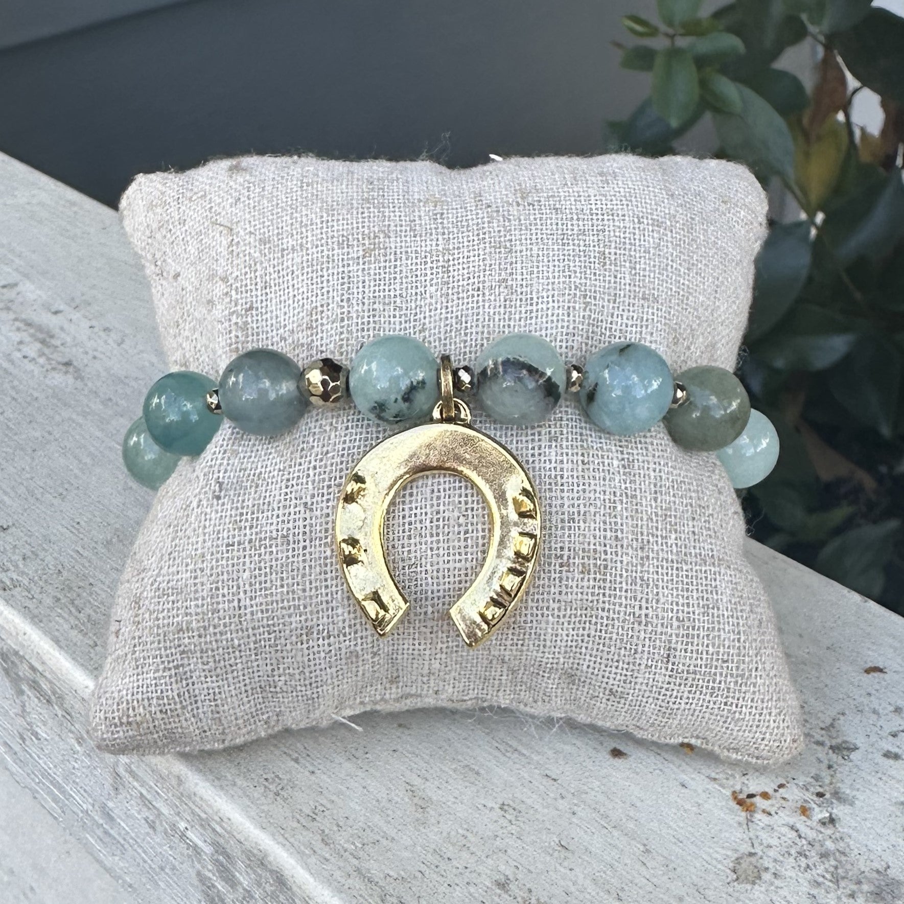 Beaded Stretch Bracelet w/ Horseshoe Pendant