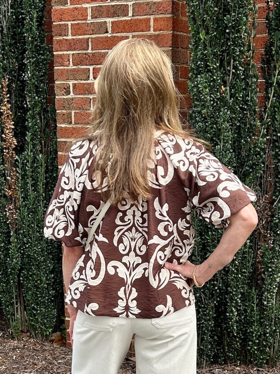 Short Sleeve Ornate Design Top w/ Contrasting V-Neckline