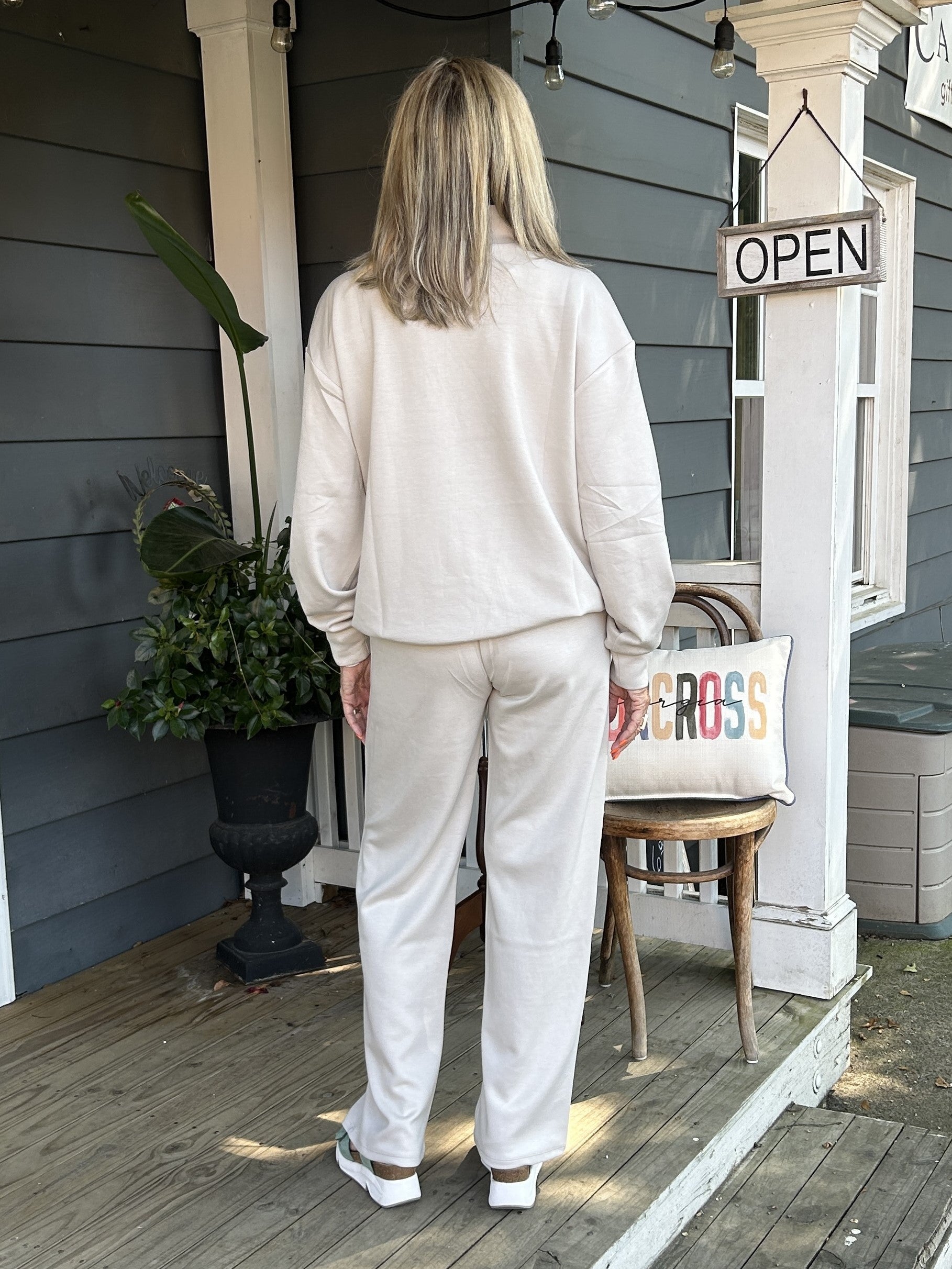 Funnel Neck Pullover Top/Sweater