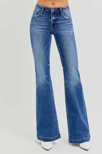 Low Rise-Flare Jeans - Dark