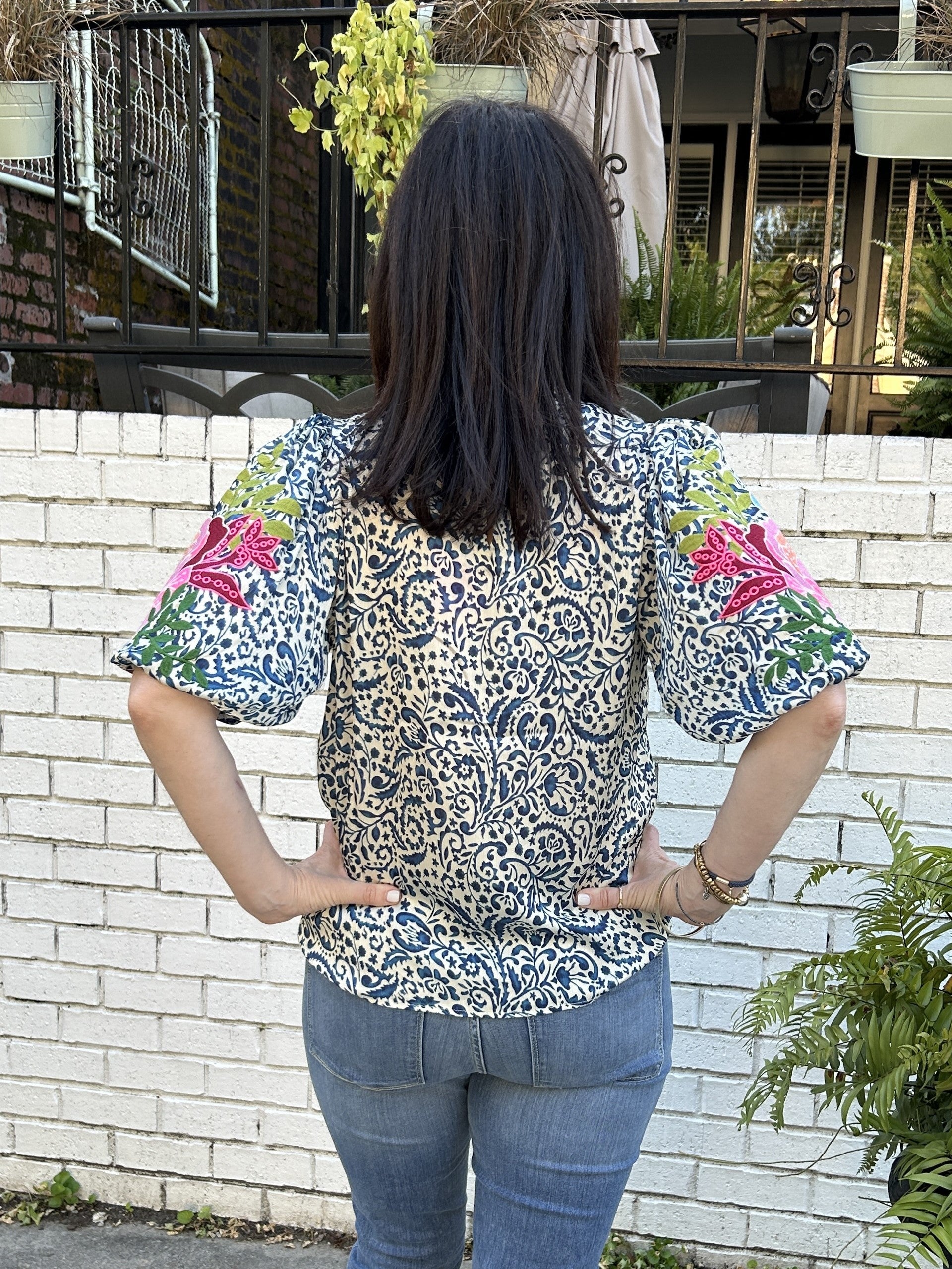 Embroidered Puff Sleeve Print Top