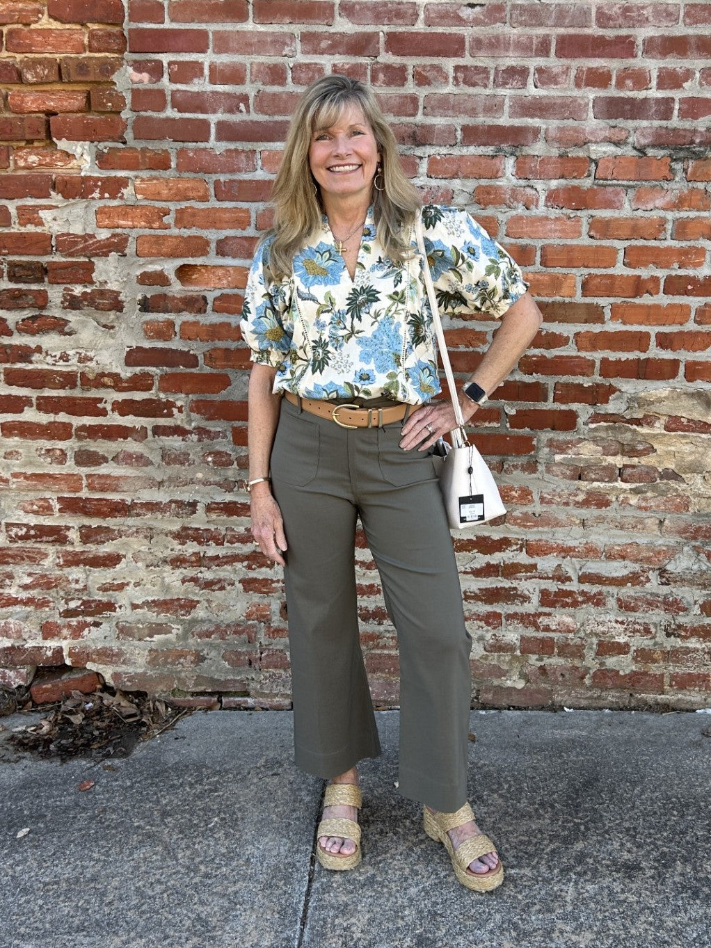 Puffed Sleeve Print Top w/ Accent Stitching