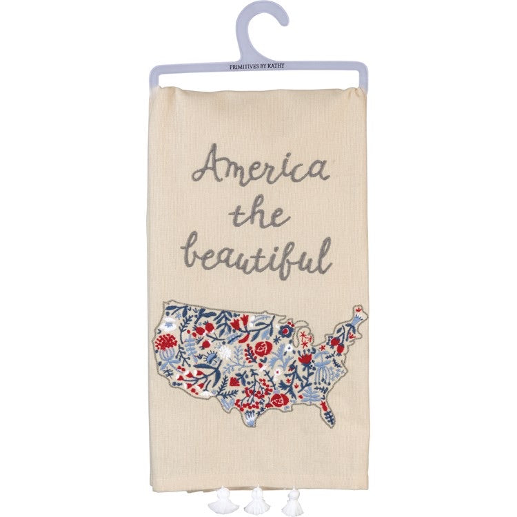 What a great gift for your 4th of July Celebrations. Our all cotton towel can be hung in the kitchen, bath, bar or used as a dinner napkin.&nbsp; ​ Dimensions 20x25 inch