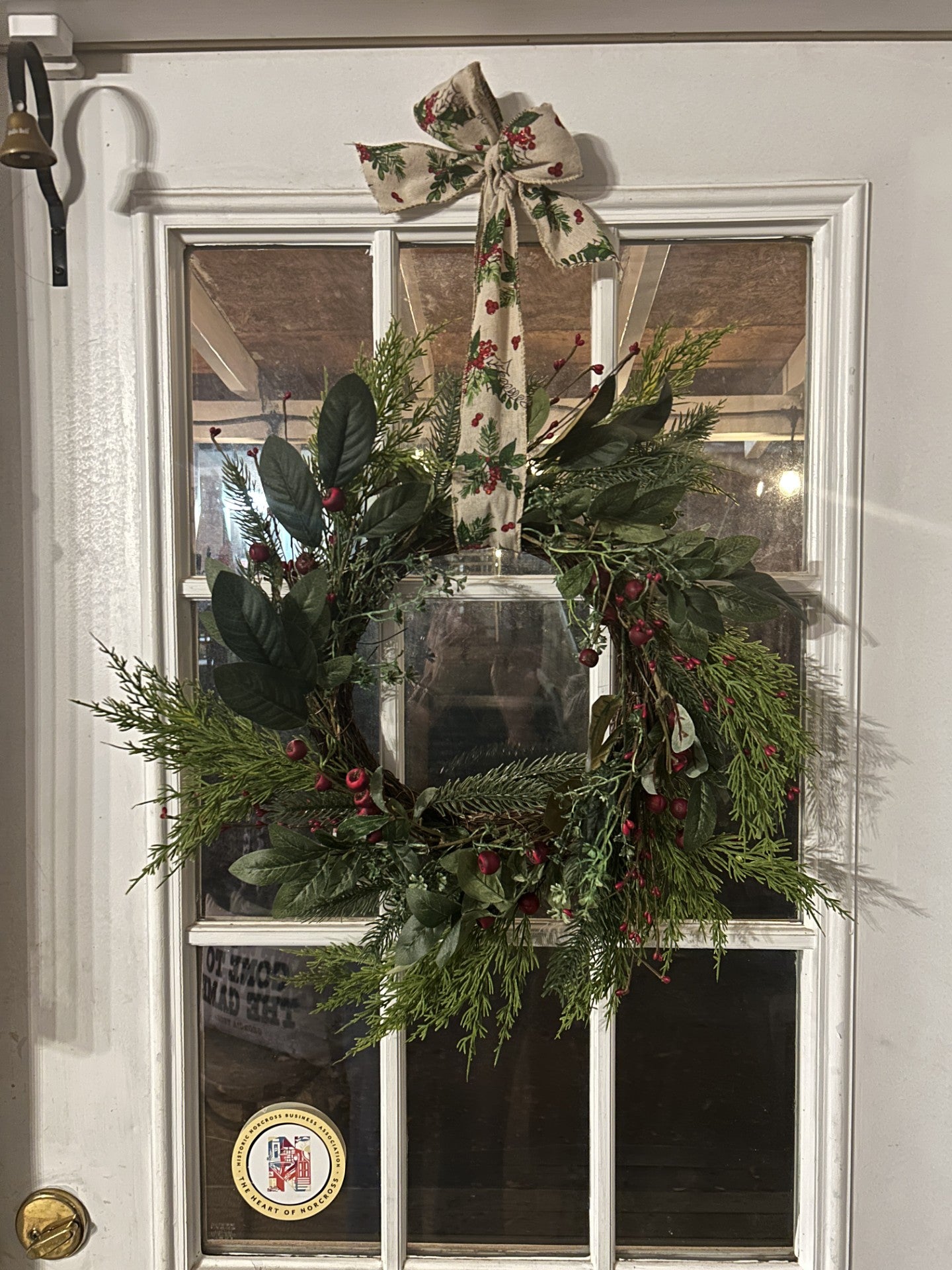 Traditional Wreath w/ Red Berries