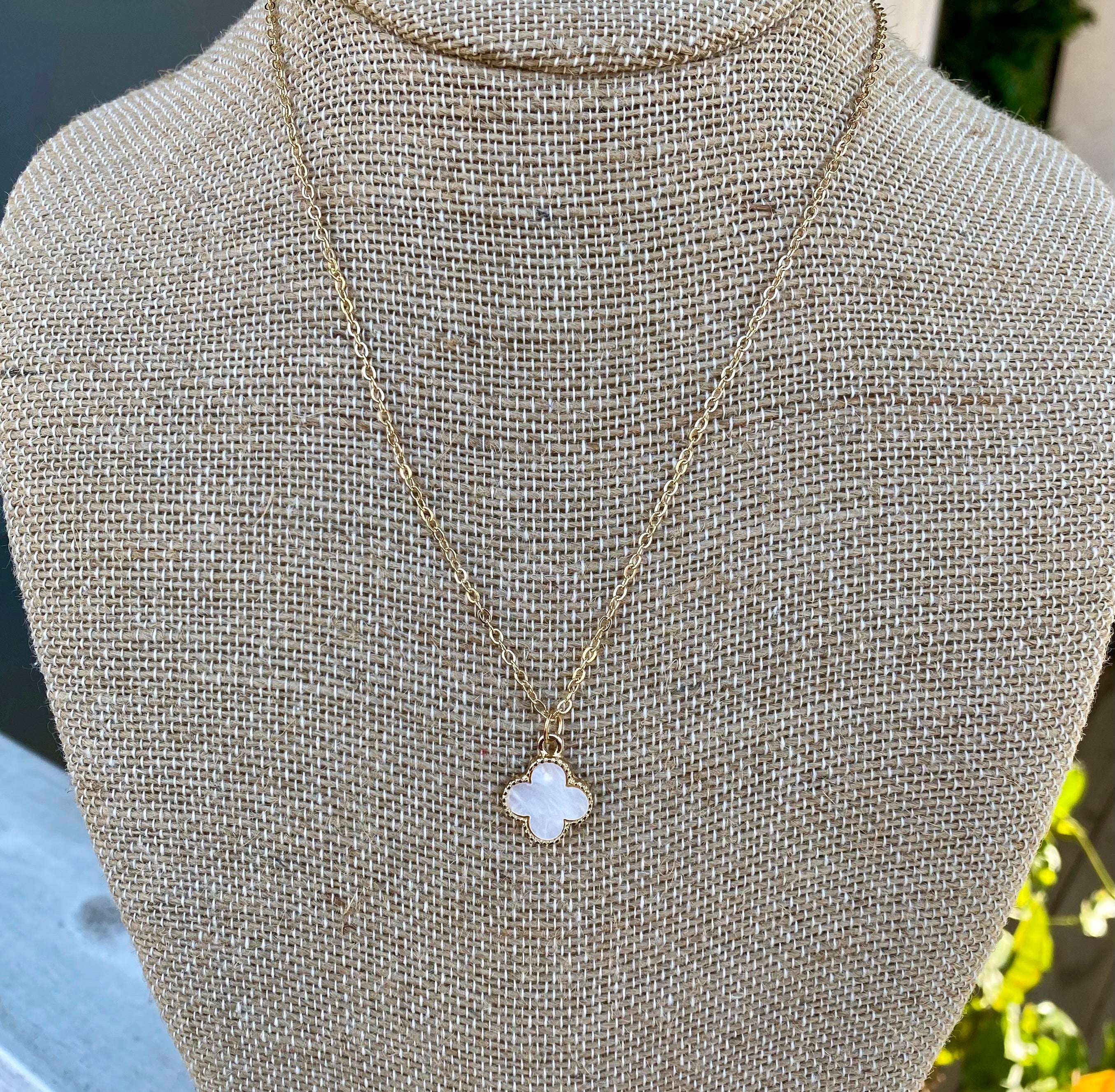 Gold Necklace with Clover Shaped Pendant