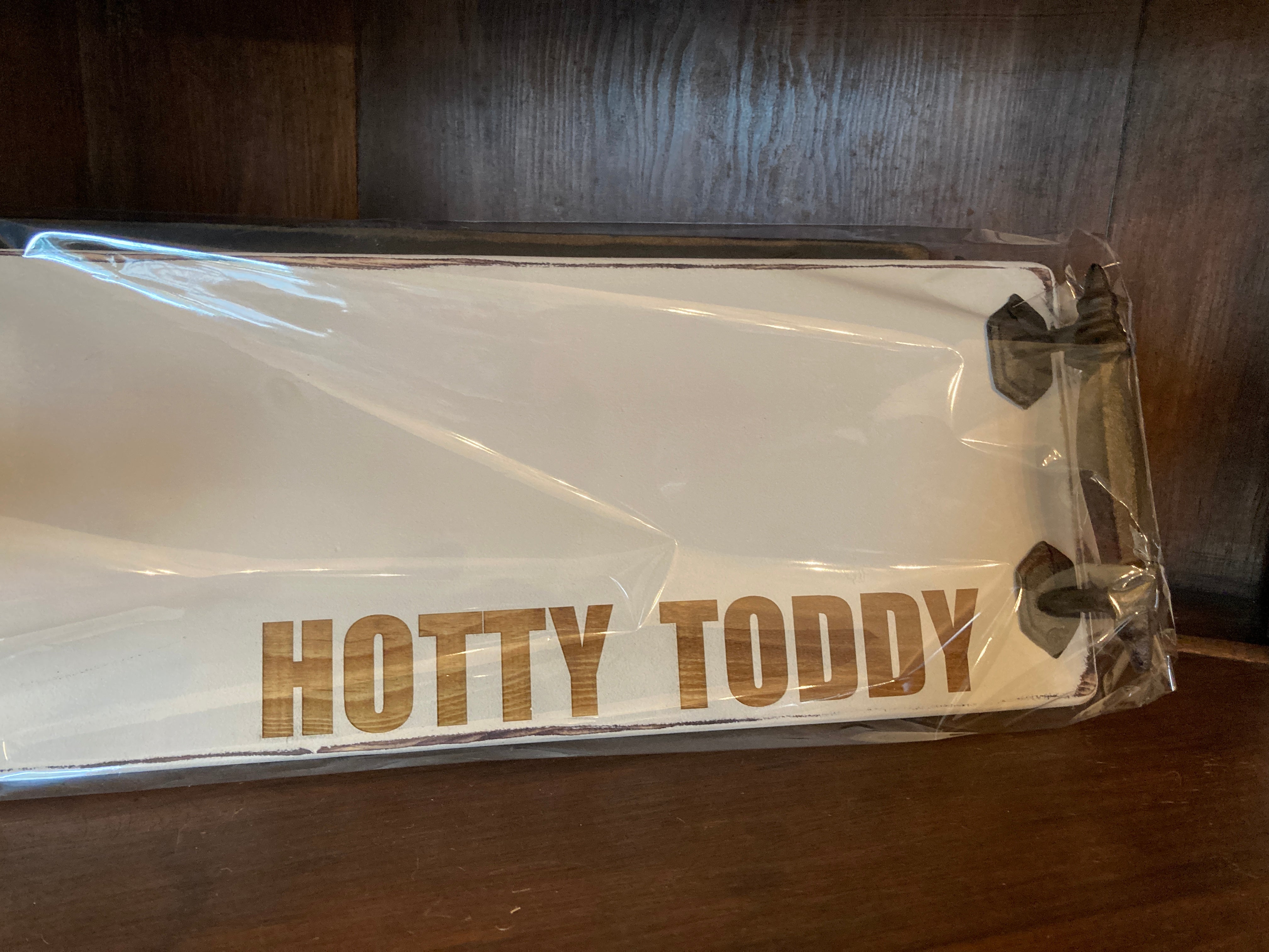 Charcuterie Boards - Hotty Toddy in cream with rustic handle