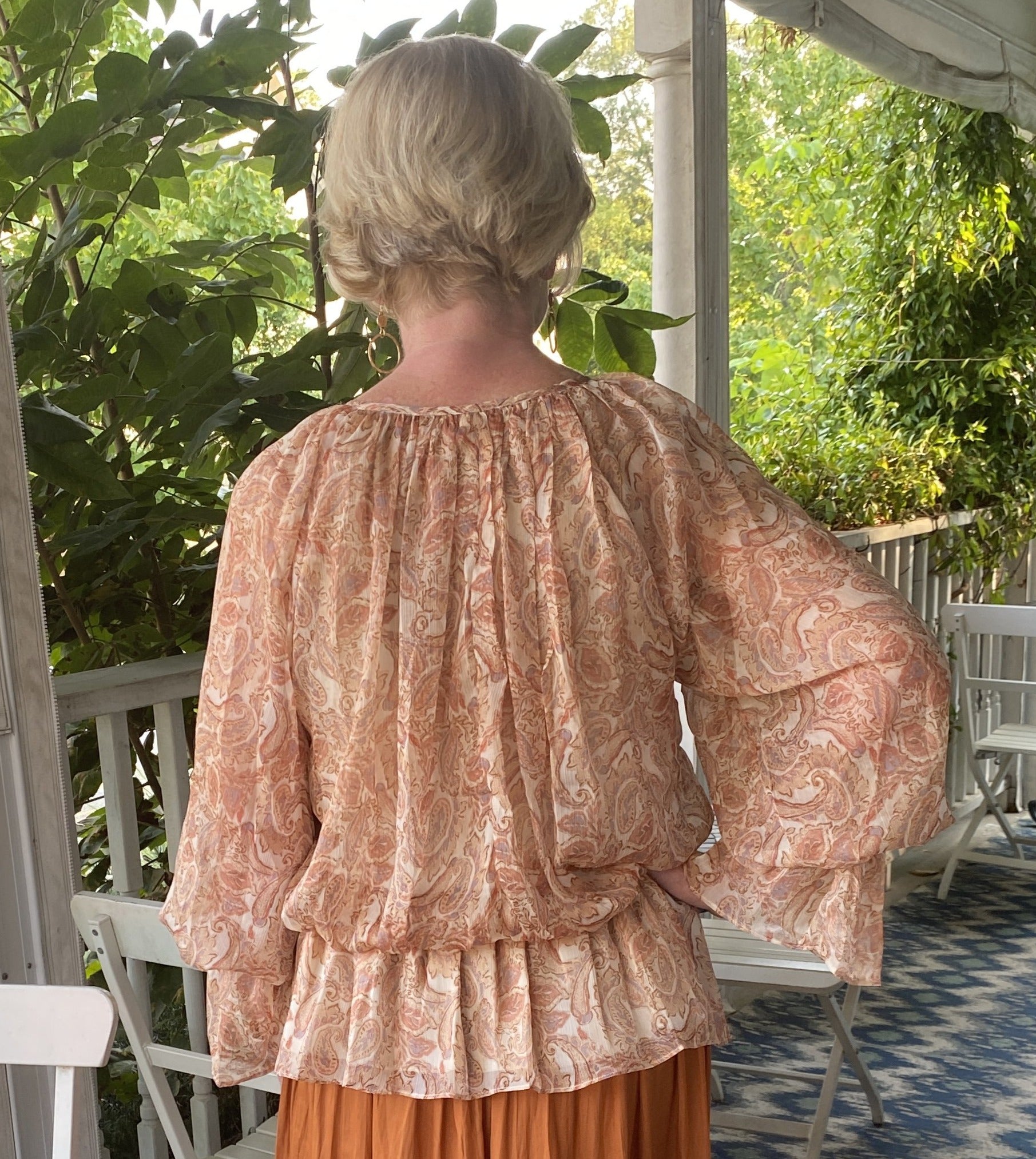 Back view of this lovely chiffon blouse with elastic waste and wrist
