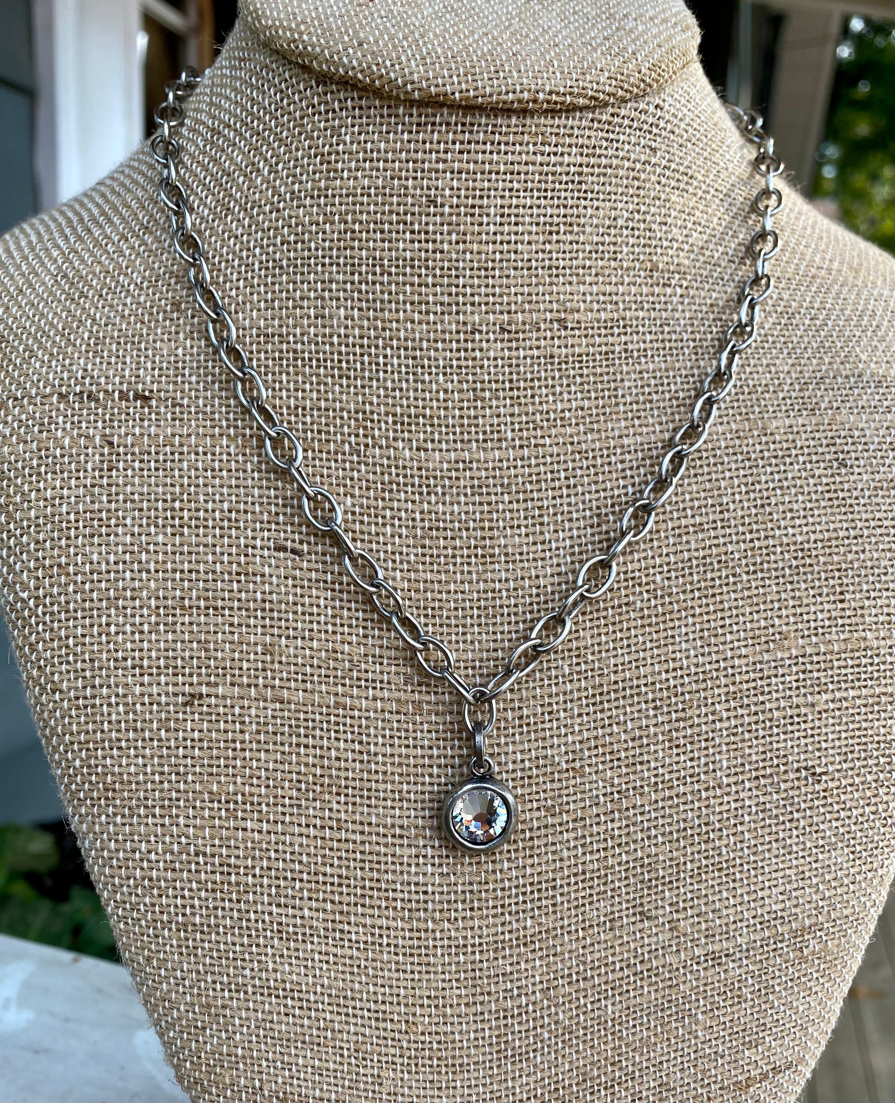 Chain Link Round Crystal Pendant Necklace