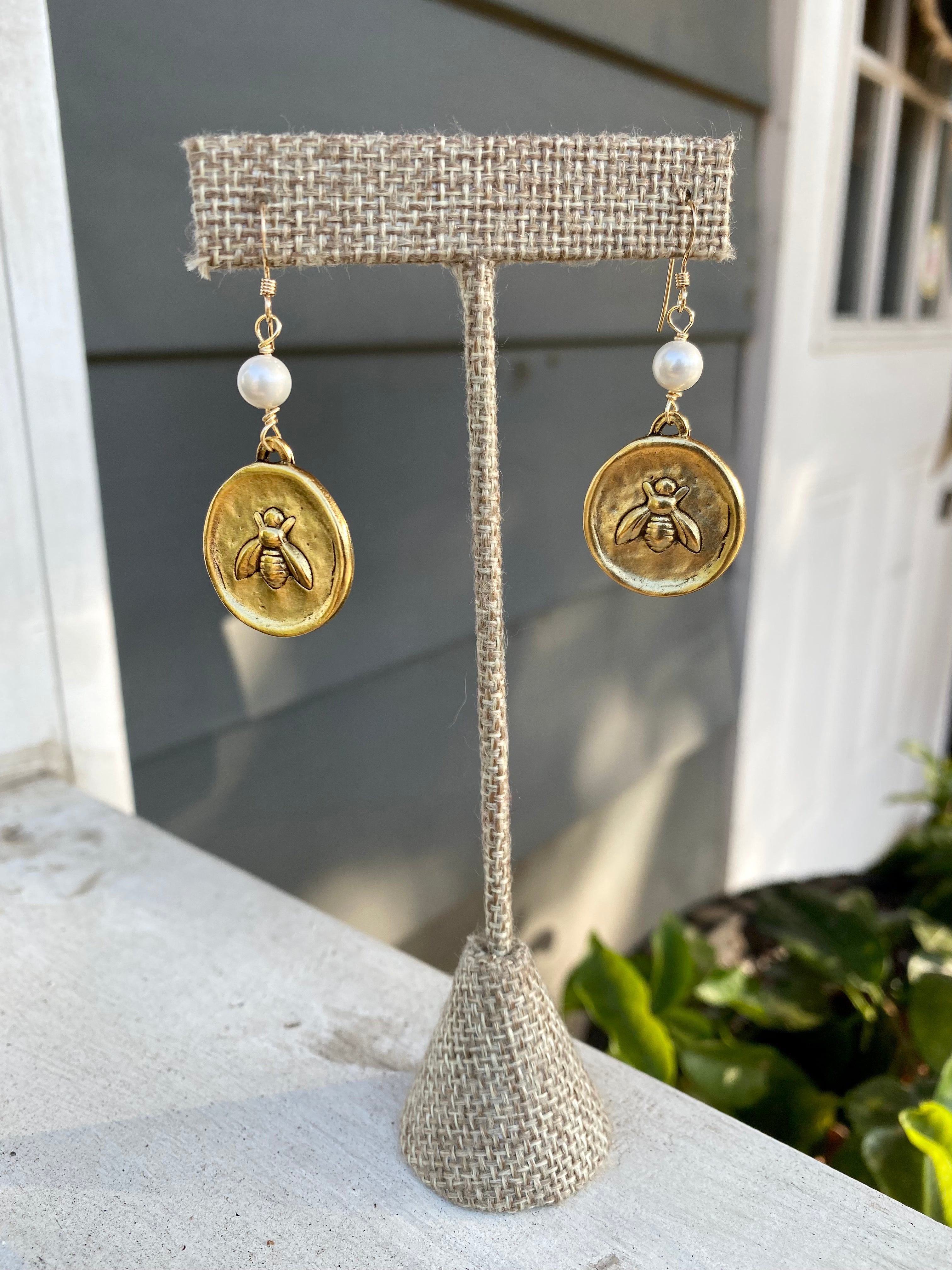 Hammered Gold Hanging Bee Circle Earrings