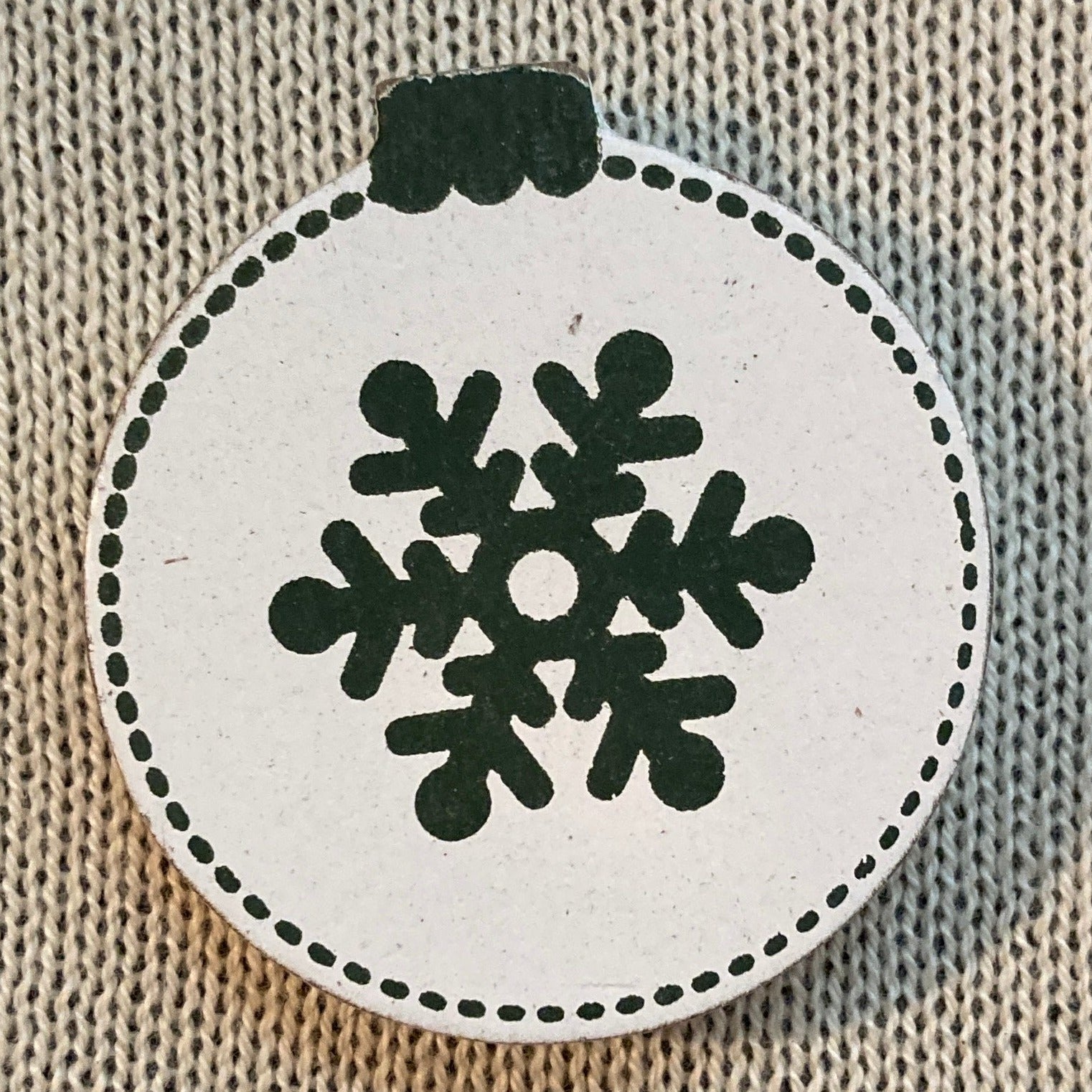 Green and white ornament Adams & Co Wooden Tile for Letterboard
